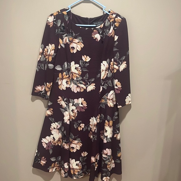 Jessica Howard Dresses & Skirts - Gorgeous Dress in Excellent Condition by Jessica Howard!